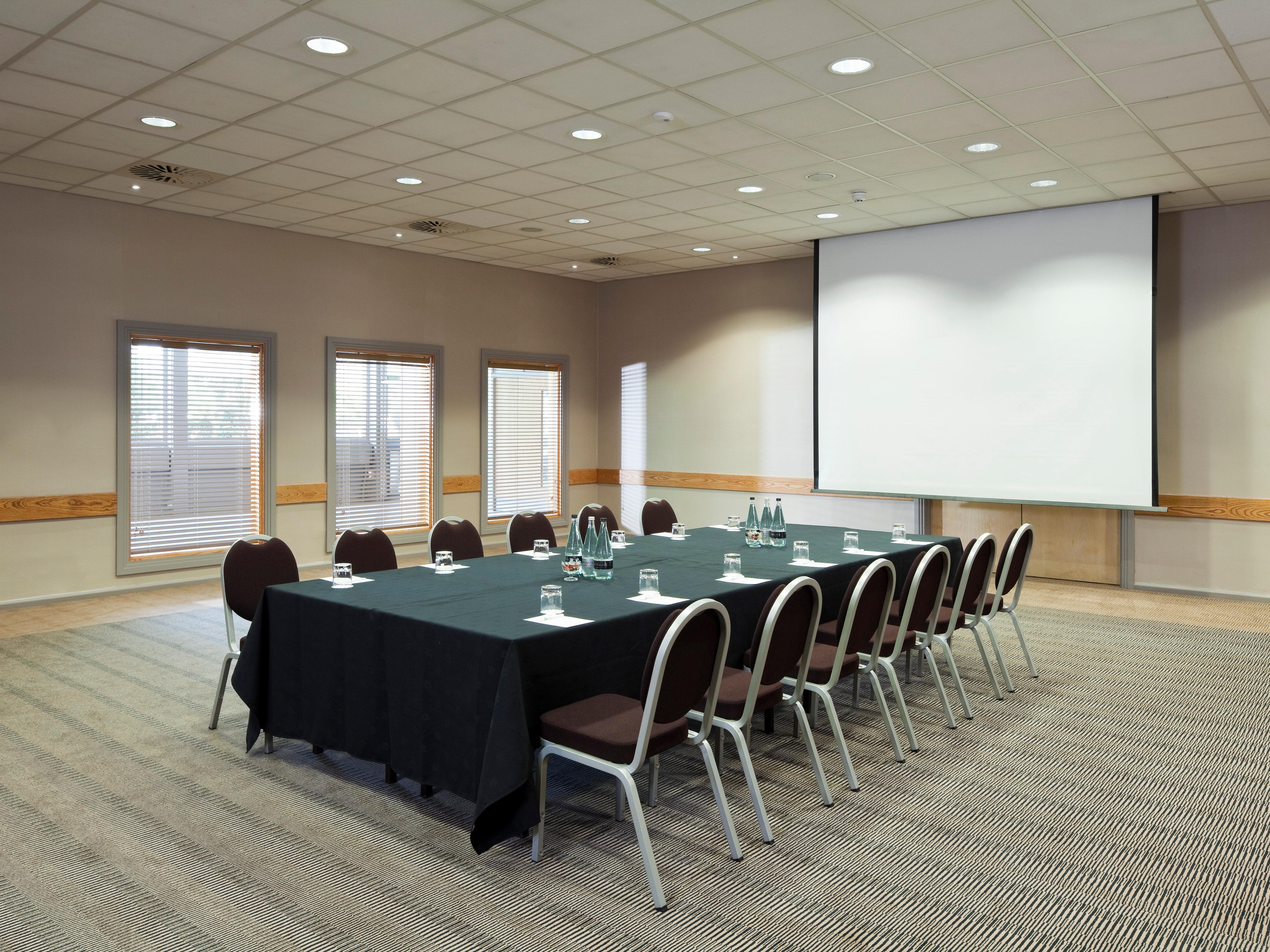 Holiday Inn Maidenhead Windsor, An Ihg Hotel Экстерьер фото