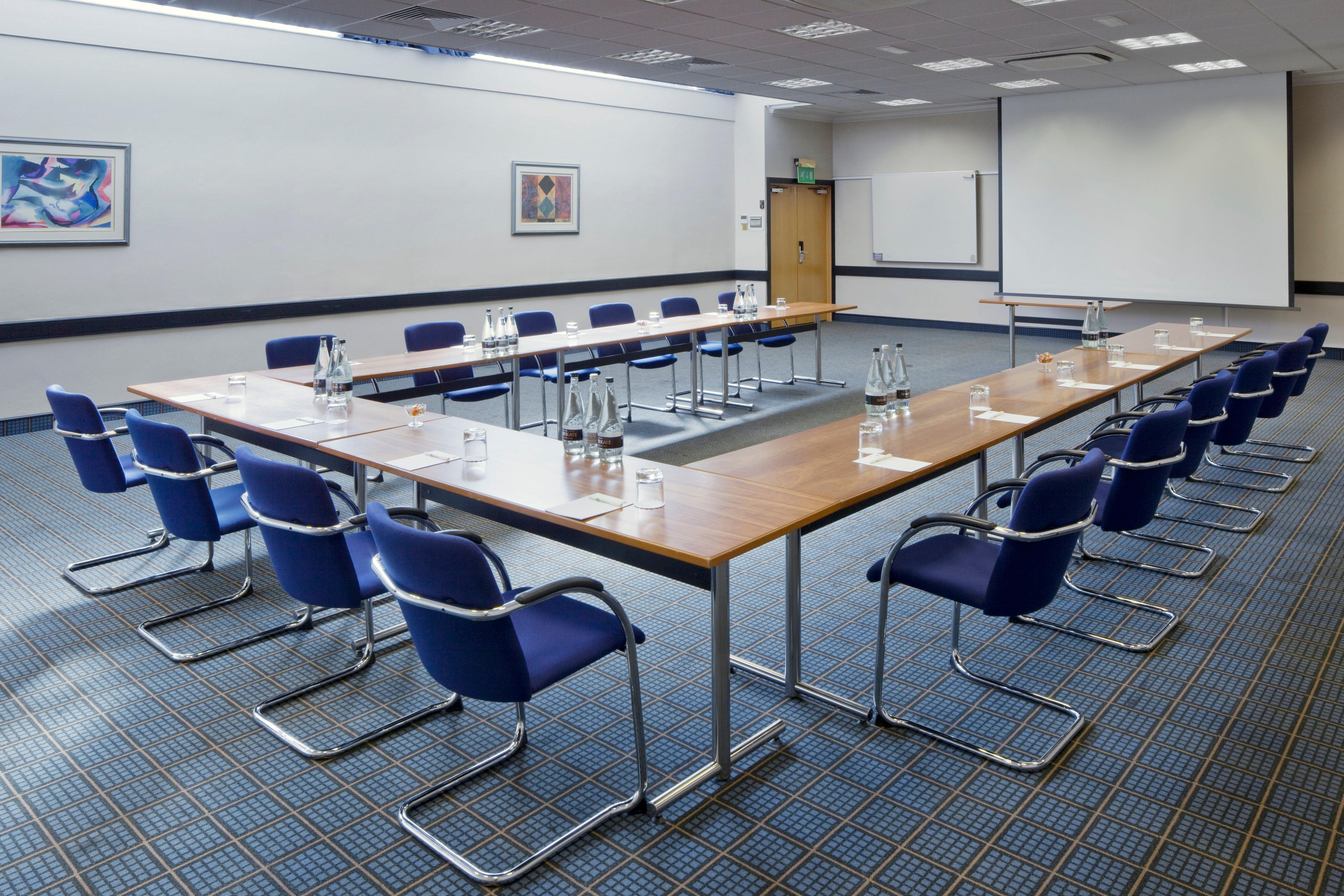Holiday Inn Maidenhead Windsor, An Ihg Hotel Экстерьер фото
